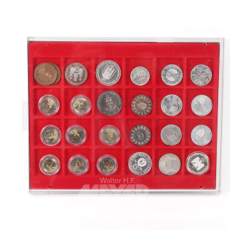 stapelbare Münzbox mit div. Gedenkausgaben