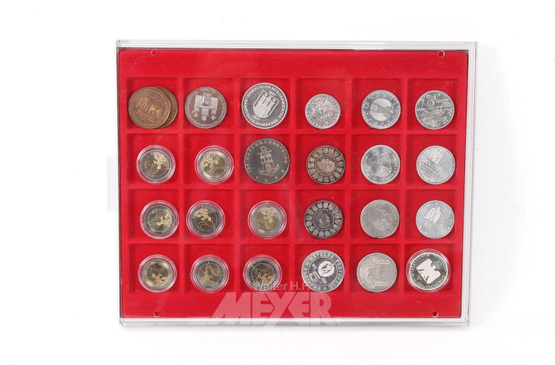 stapelbare Münzbox mit div. Gedenkausgaben