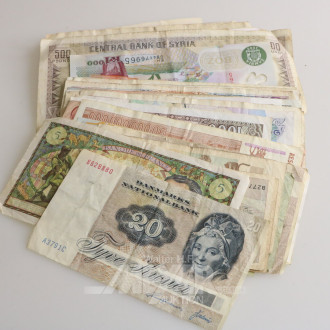 Konvolut historische Banknoten aus aller Welt im Etui