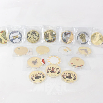 17 gr. Sonderprägungen aus dem Abonnement, tlw. mit Farbdruck u. Swarovski-Steinbesatz