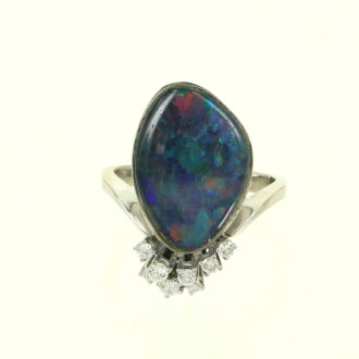 Ring mit Triplette sowie 8 kl. Brillanten