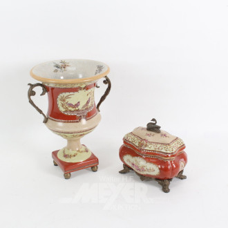 2 Teile Keramik: Prunk-Amphorenvase u. Fuß-Deckeldose