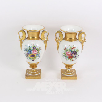 Paar Porzellan Amphorenvasen