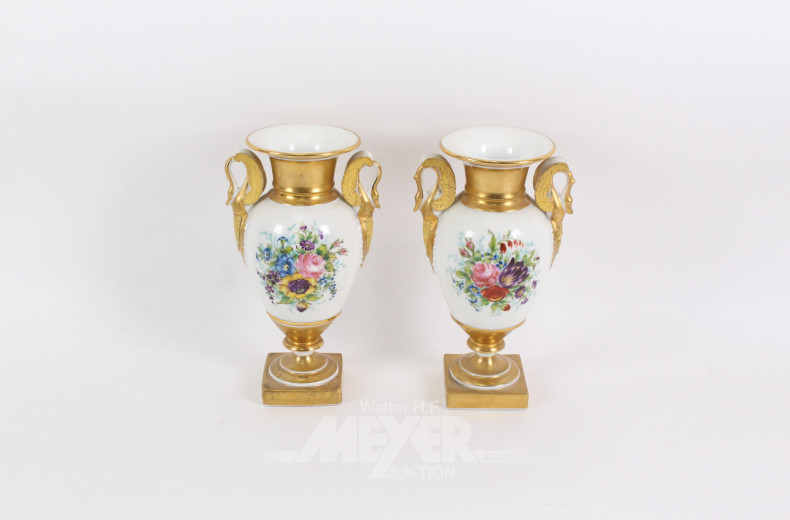 Paar Porzellan Amphorenvasen