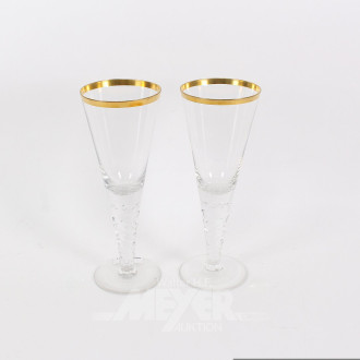2 gr. Pokalgläser mit Goldrand