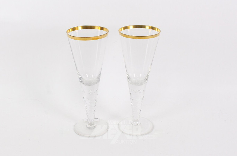 2 gr. Pokalgläser mit Goldrand