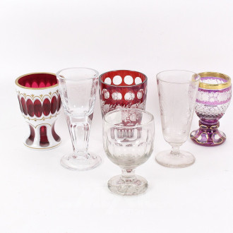 6 versch. Gläser und Pokale, tlw. farbig