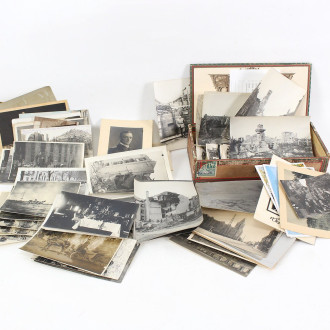 Konvolut Historika Deutsches Reich (1933-1945), best. aus Ehrenzeichen, Urkunden u. Ausweisen, Feldpost u. Fotografien