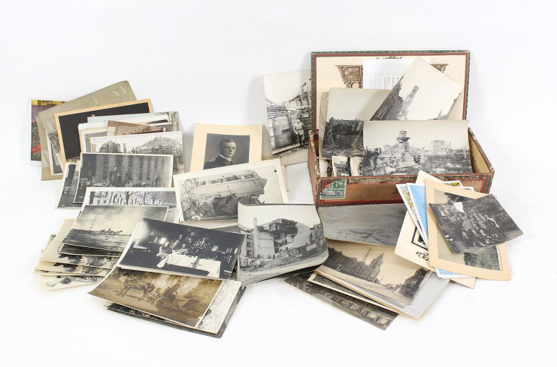 Konvolut Historika Deutsches Reich (1933-1945), best. aus Ehrenzeichen, Urkunden u. Ausweisen, Feldpost u. Fotografien