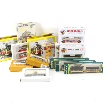 Konvolut Modell-Straßenbahnen, geöffnete OVP, ca. 27 Stück, bespielt