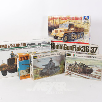 Militär-Modellbausätze, ca. 13 Stück: TAMIYA, REWELL, etc. nicht auf Vollständigkeit geprüft