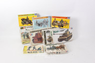 Militär-Modellfahrzeuge, Figuren, Zubehör, REWELL, TAMIYA, etc. ca. 22 Stück, nicht auf Vollständigkeit geprüft
