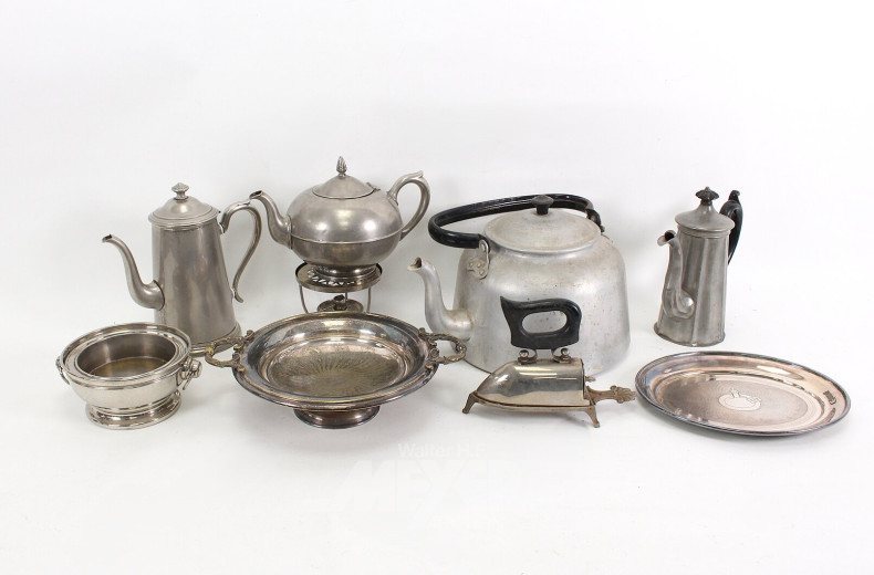 Posten Metallgefäße, u.a. Kaffee- und Teekannen, Kessel u. Schalen