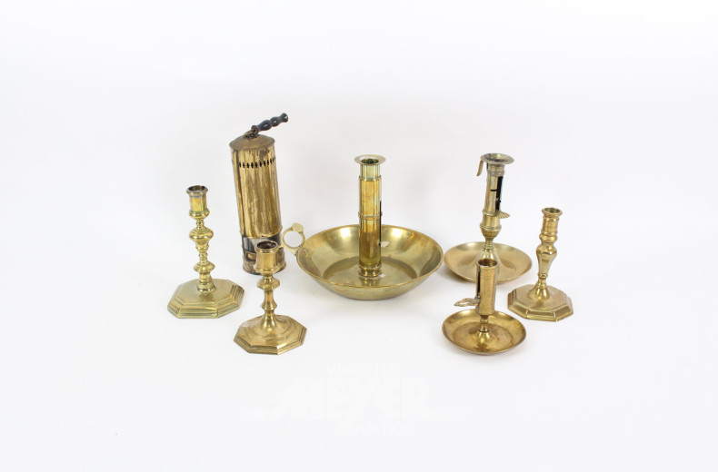 7 versch. Tischleuchter, Messing