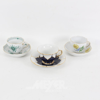 3 versch. Porz.-Mokka-Tassen mit Unterteller