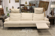 Sofa, 3-Sitzer, davon 2 Komfortplätze mit verstellbarem Kopf- u. Fußteil (Fußstütze versenkbar)