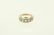 Ring mit 5 kl. Brillanten von ges. ca. 0.4ct