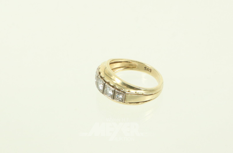 Ring mit 5 kl. Brillanten von ges. ca. 0.4ct