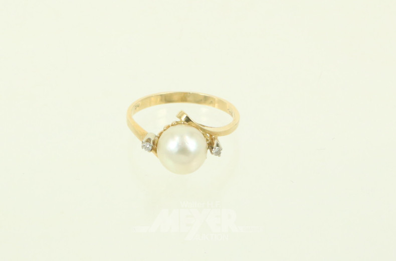 Ring mit 1 Perle und 2 kl. Brillanten
