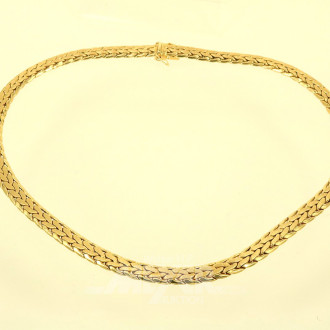aufwendig gearbeitetes Collier