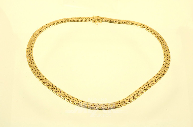 aufwendig gearbeitetes Collier
