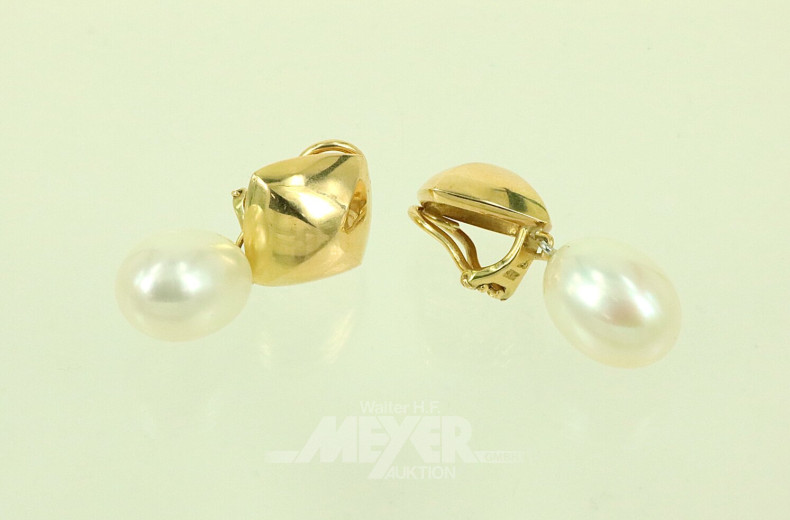 Paar Ohrclips mit jew. 1 ovaler Perle