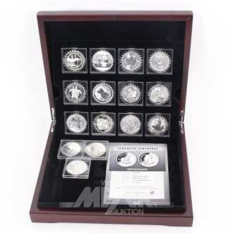 Konvolut 'Die 15 berühmtesten Silbermünzen der Welt' in Holzkassette