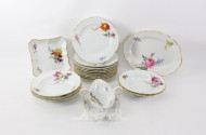 Posten Speiseserviceteile, Blumendekor mit Goldrand