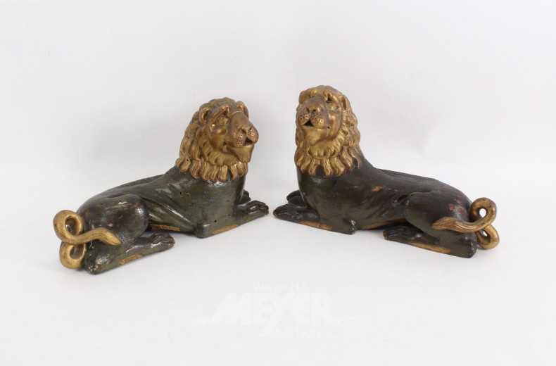 Paar Buchstützen "Liegende Löwen"