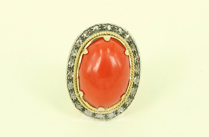 Damenring, besetzt mit Koralle sowie 22 nat. Diamantrosen