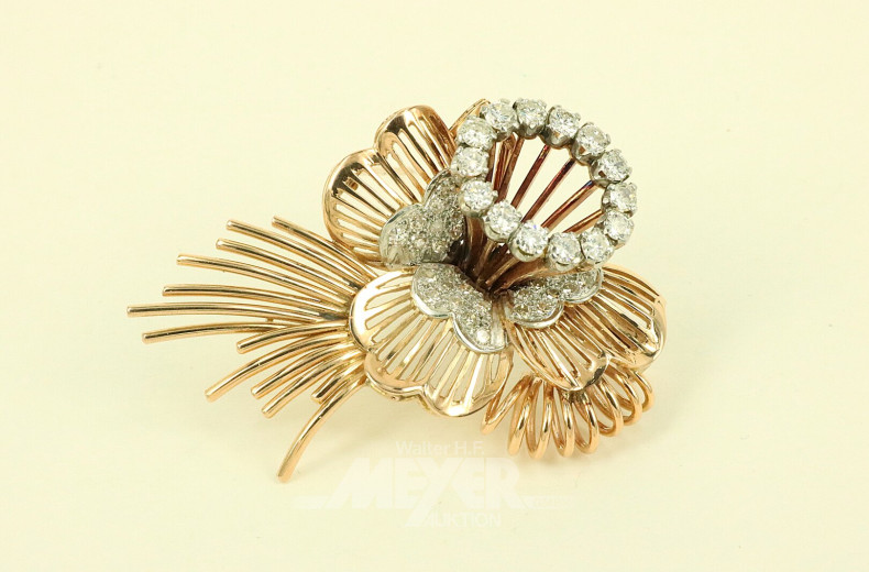 Brosche in Blütenform