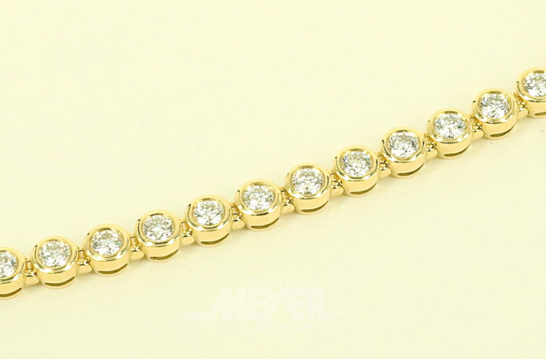 Tennisarmband, besetzt mit 36 nat. Diamanten im Brillantschliff von zus. ca. 4,30ct. tw-w/vsi