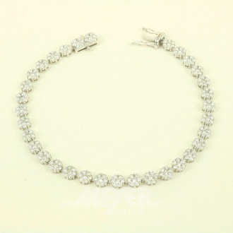 Glieder-Armband besetzt mit 231 nat. Diamanten im Brillantschliff von zus. ca. 3,84ct. wess/vsi-si