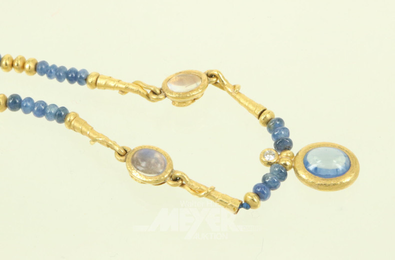 kurze Halskette, Handarbeit