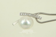 kurze Kette u. 1 Anhänger, mit Perle u. 10 kl. Brillanten