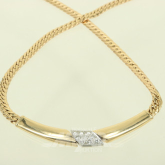 Collier mit 9 Diamant von zusammen ca. 0,90ct.