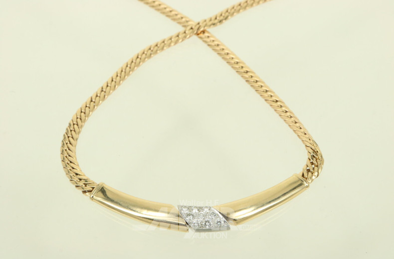 Collier mit 9 Diamant von zusammen ca. 0,90ct.