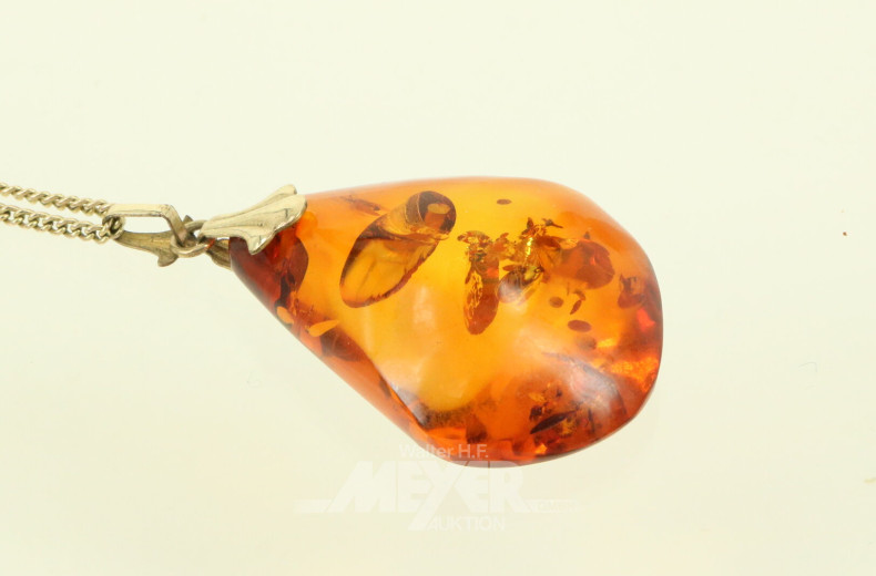 Gliederkette mit Bernsteinanhänger