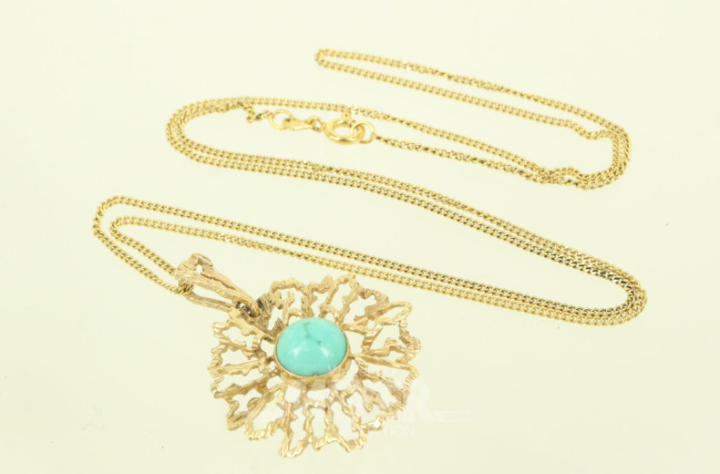 Dünne Kette in 333 GG mit Anhänger in 585 GG, besetzt mit kl. türkisfarb. Cabochon