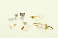 3 Paar Ohrstecker mit Perlen sowie 3 einzelne Ohrstecker mit Diamantimitationen