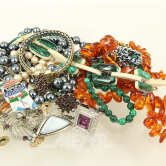 Konvolut Modeschmuck, best. aus: