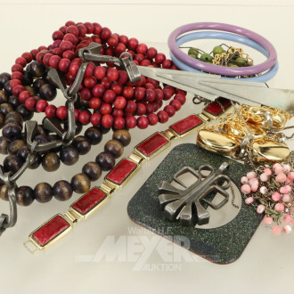 Konvolut Modeschmuck, best. aus Ringe, Armreifen, Ketten, Broschen etc.