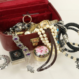 Konvolut Modescmuck im kl. Schmuckkästchen