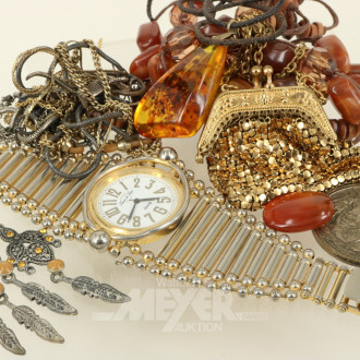 Konvolut Modeschmuck, best. aus: