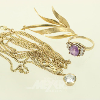 kl. Posten Schmuckstücke in 333 GG, best. aus Ring, Ketten, Anhänger u. Brosche