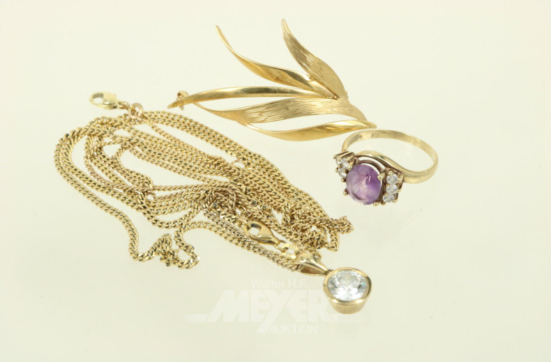 kl. Posten Schmuckstücke in 333 GG, best. aus Ring, Ketten, Anhänger u. Brosche