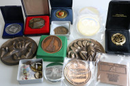 Konvolut Plaketten, Medaillen, Auszeichnungen u. sonstige Gedenkprägungen