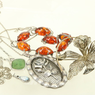 Konvolut Silberschmuck, best. aus: