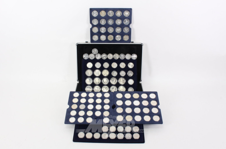 Konvolut BRD und USA Gedenkprägungen im Alukoffer