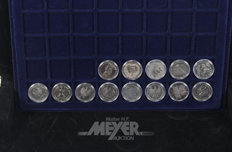 Konvolut BRD und USA Gedenkprägungen im Alukoffer